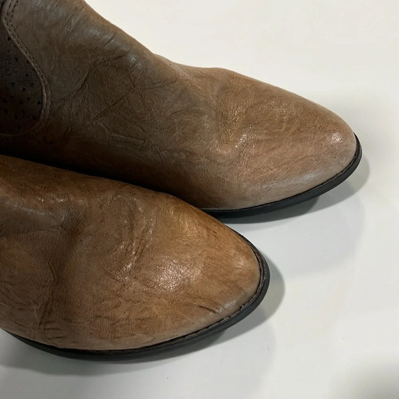 BC footwear - sided leather boots, tall and textured, 8 - Picture 5 of 15